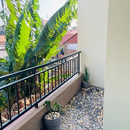 Renex Homes Namugongo Экстерьер фото