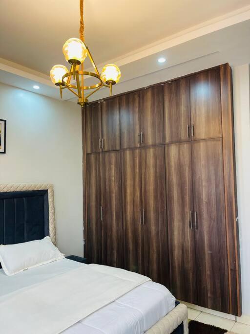 Renex Homes Namugongo Экстерьер фото